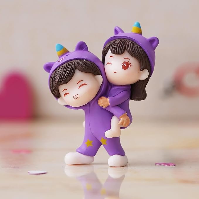 Couple Statue